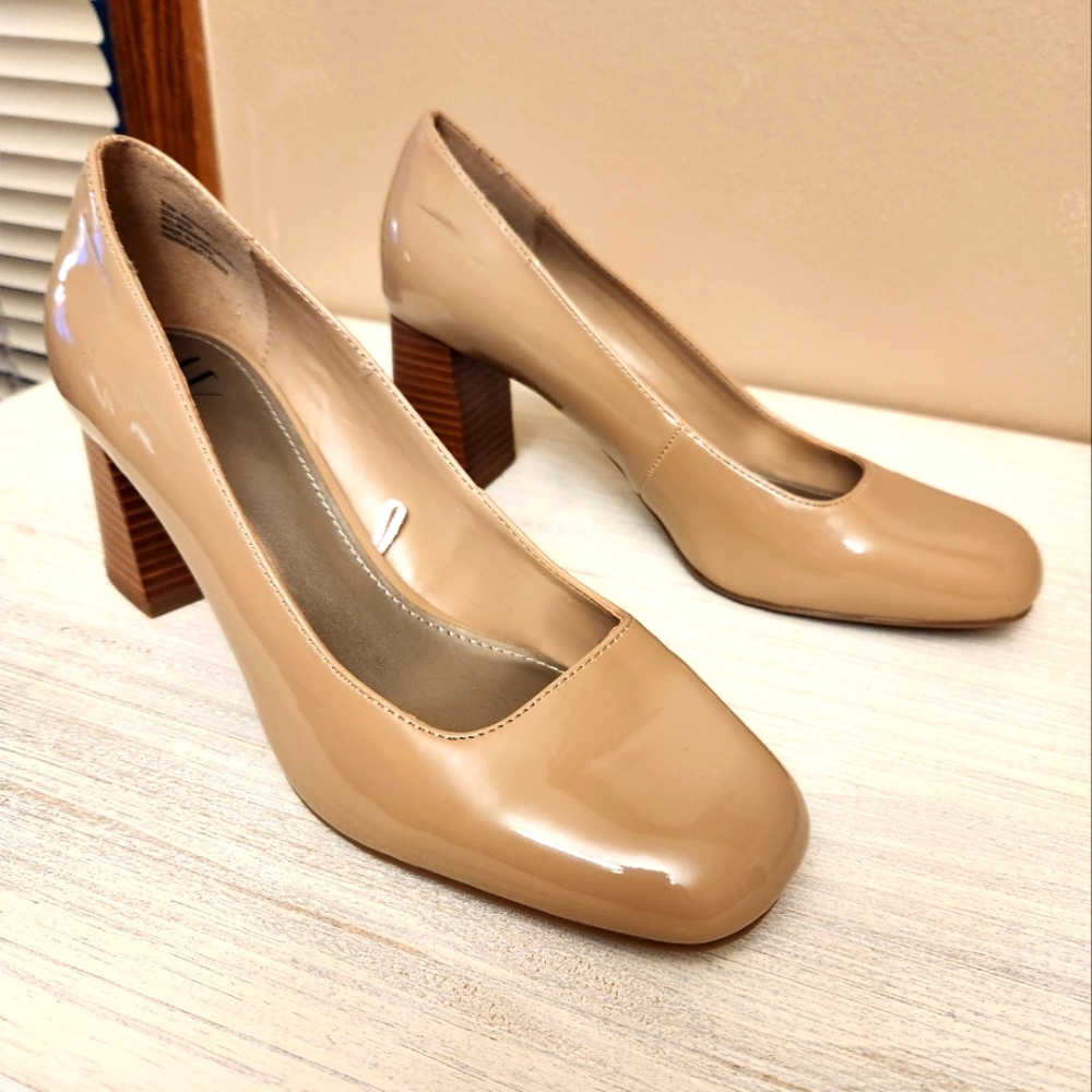 Worthington Wms Chunk High Heel Beige Patent Leather 9.5M Shoes